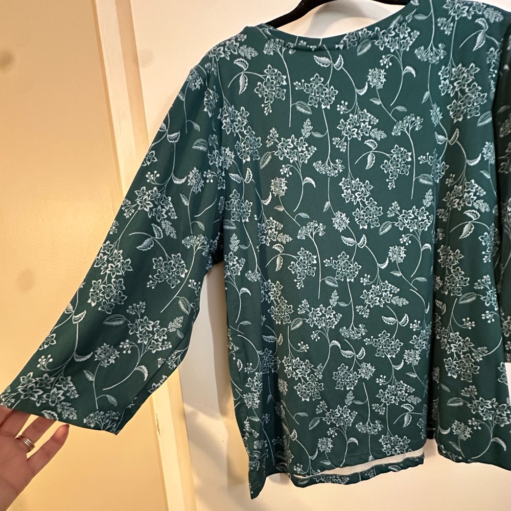 The Pioneer Woman green Floral V-Neck 3/4 Sleeve Top - Picture 5 of 5